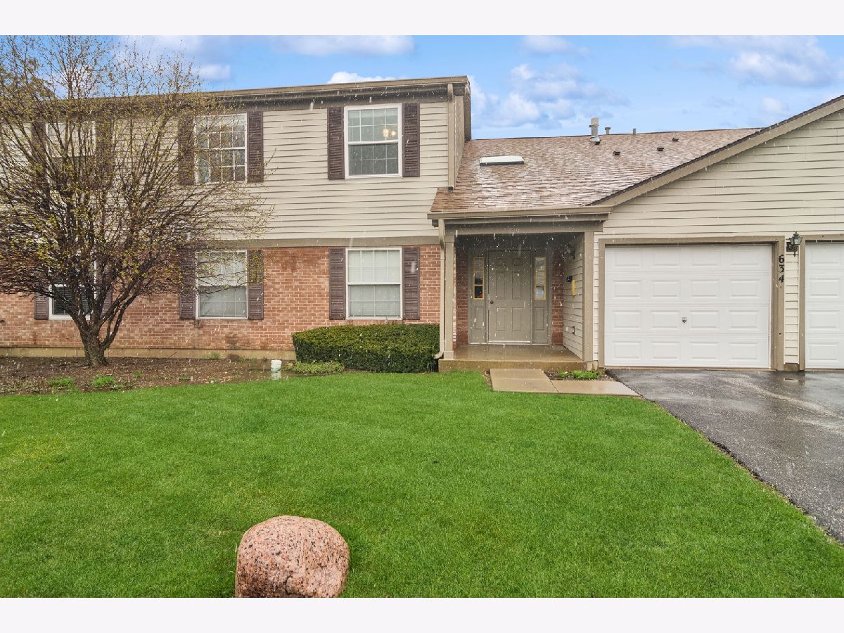 Townhomes & Condos Sold Whispering Oaks Palatine Illinois, 636 Whispering Oaks