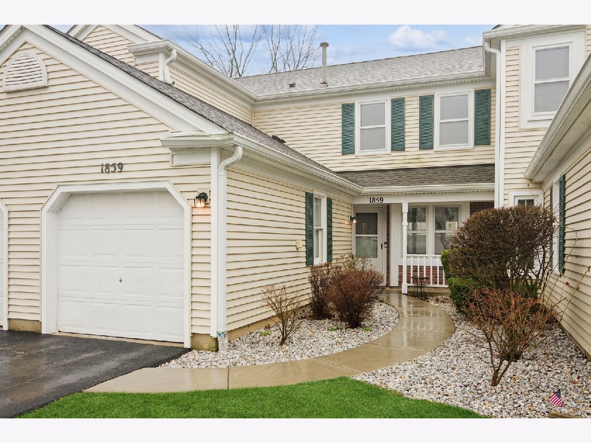 Townhomes & Condos Sold Hamptons Elk Grove Village Illinois, 1859 Pebble Beach