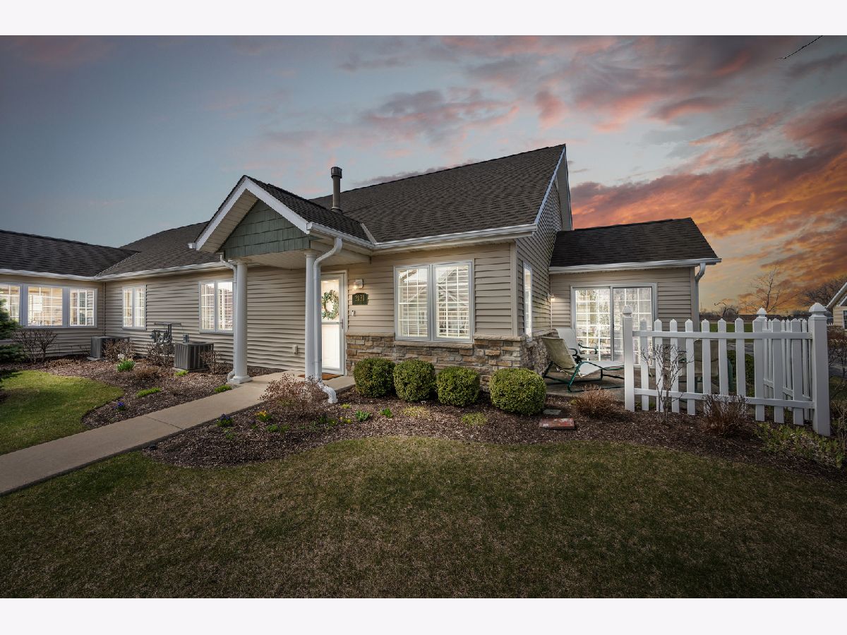 Condominiums Sold Somerset Farm Sycamore Illinois, 2131 Waterbury