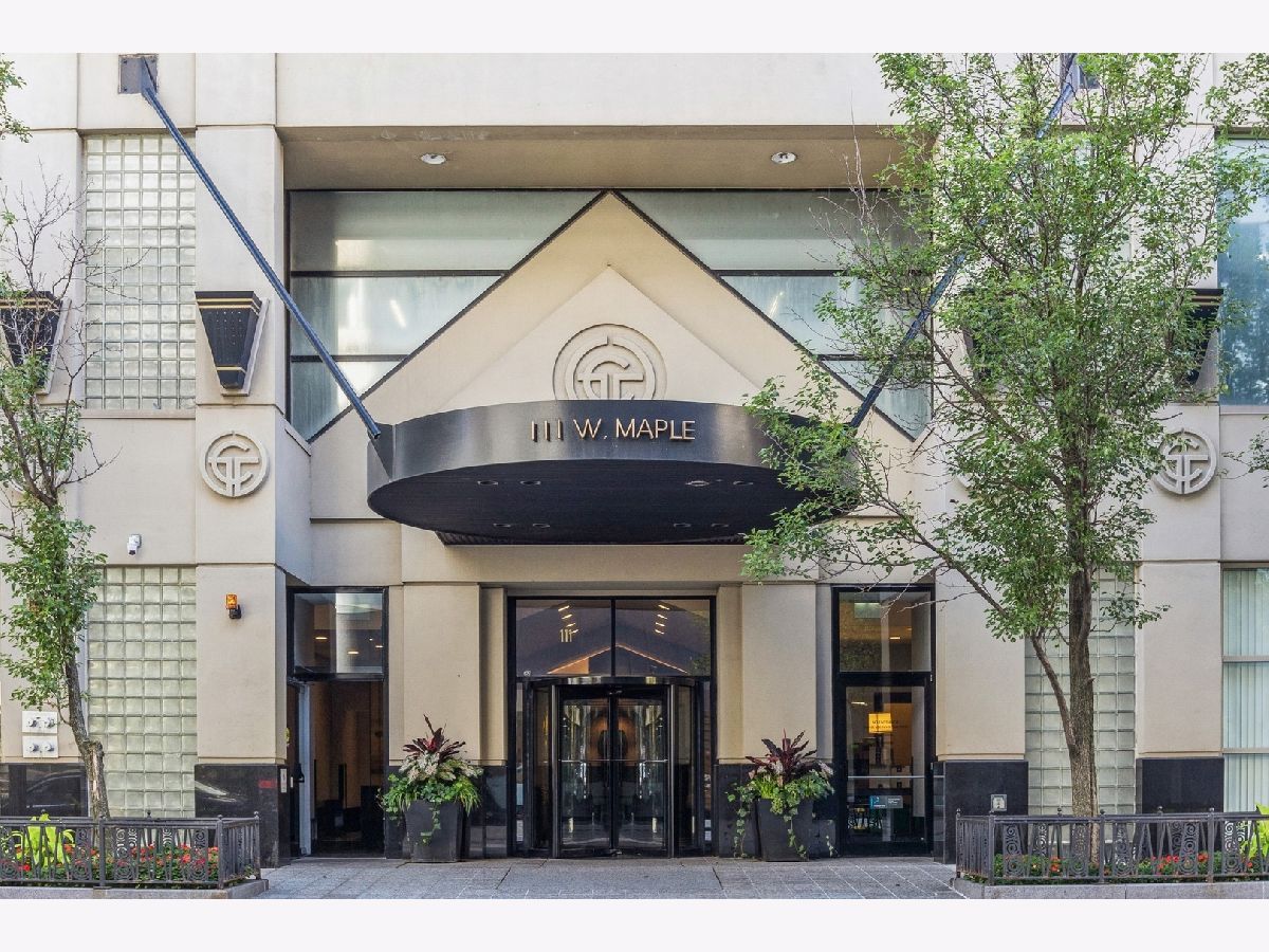 Condominiums Rented Gold Coast Galleria Chicago Illinois, 111 Maple