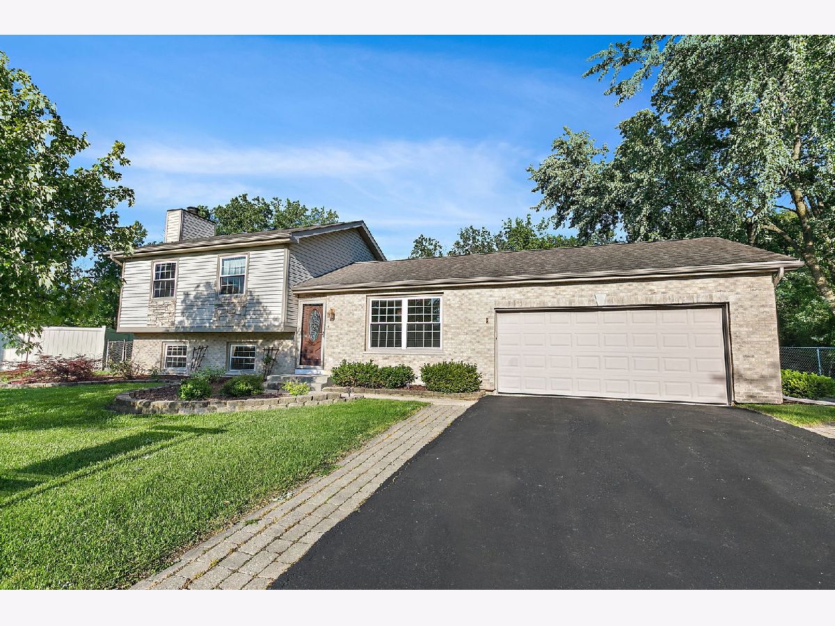 Homes Sold Twin Lakes Bartlett Illinois, 963 Shorewood