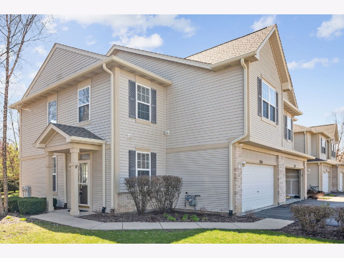 Townhomes Sold Wheatlands-summit Fields Aurora Illinois, 2324 Moonlight