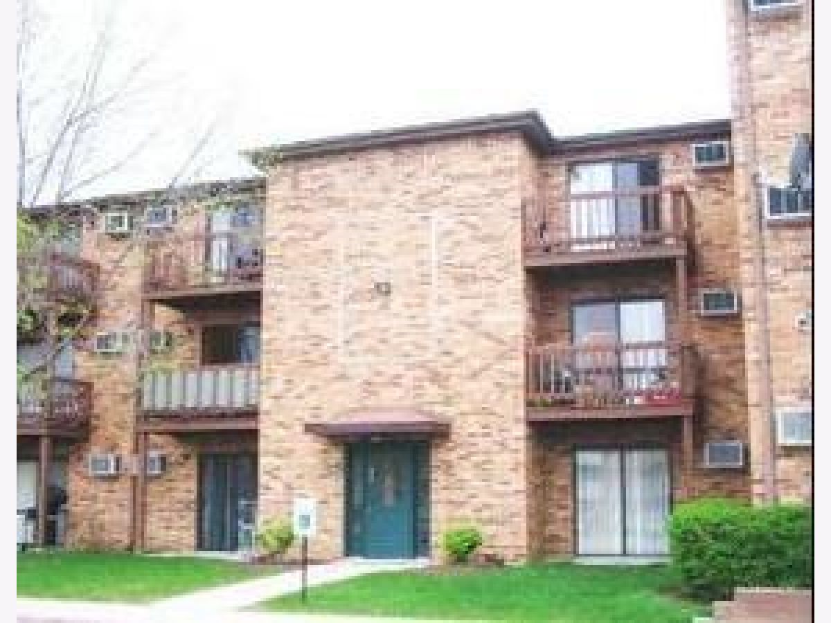 Condominiums Sold Windsor Court Palatine Illinois, 1360 Geneva
