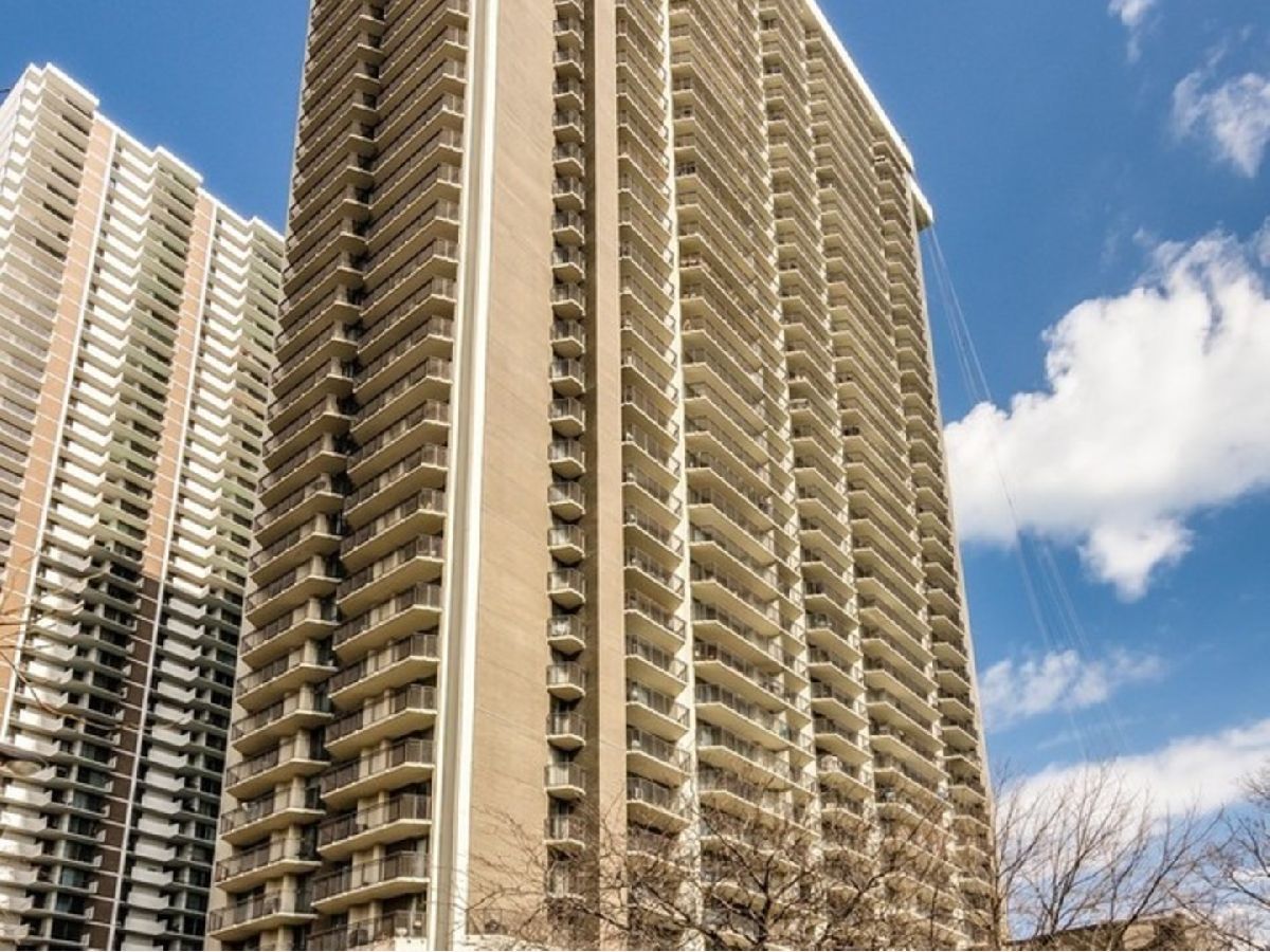 Condominiums Rented Malibu Chicago Illinois, 6007 Sheridan