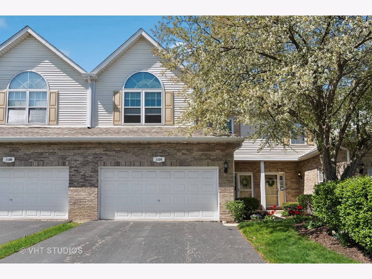 Townhomes Sold Lily Field Bolingbrook Illinois, 1126 Coventry