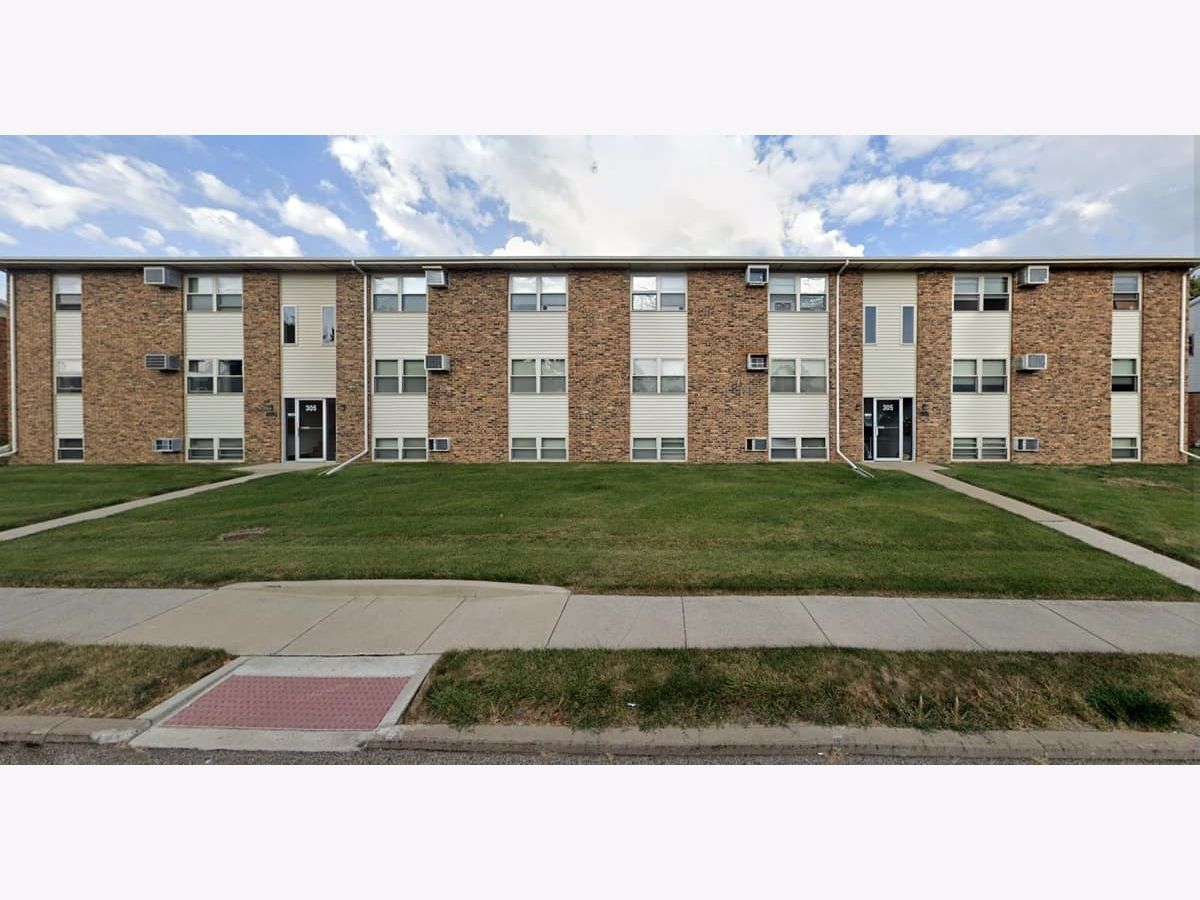  Rented Bloomington Illinois, 305 Regency