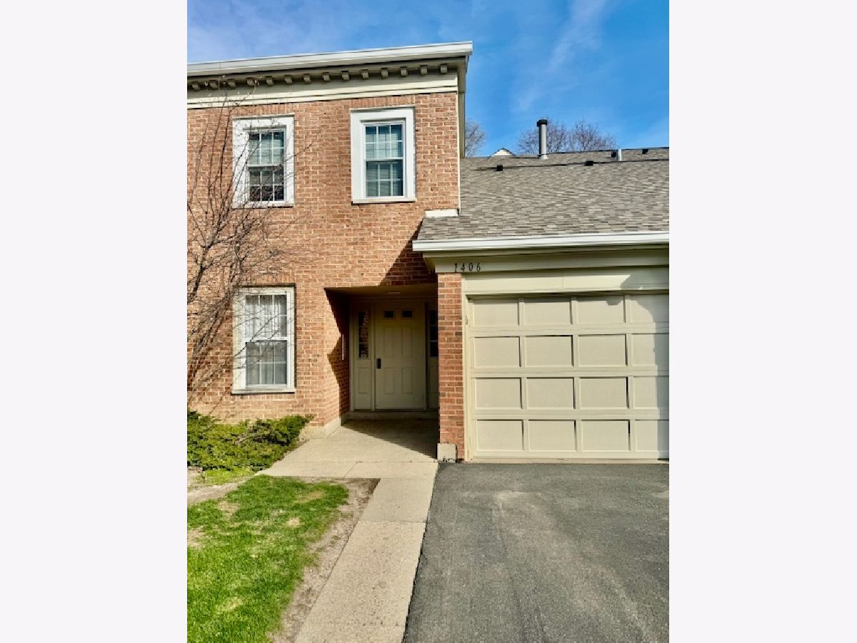 Arlington Club Wheeling IL, Townhomes & Condos For Sale & For Rent