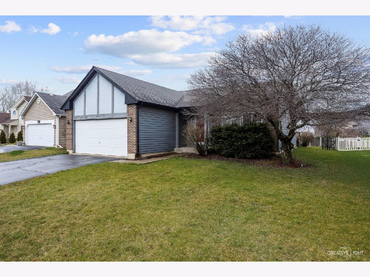 Homes Sold Country Brook Elgin Illinois, 1216 Hackberry