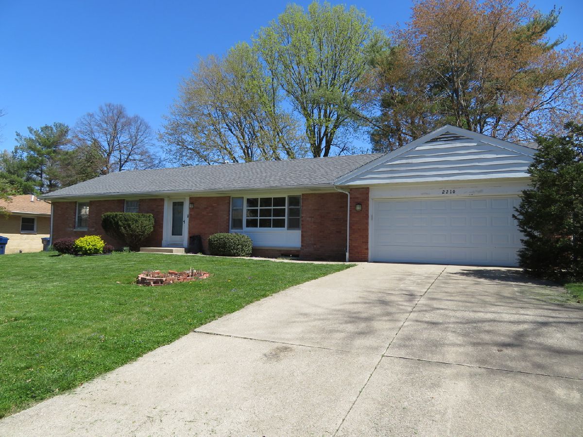 Homes & Condominiums Sold Ennis Ridge Urbana Illinois, 2210 Pond