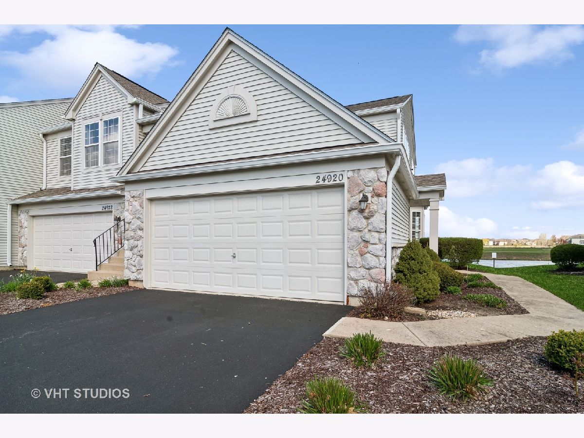 Townhomes & Condos Sold Townes Of Auburn Lakes Plainfield Illinois, 24920 Gates