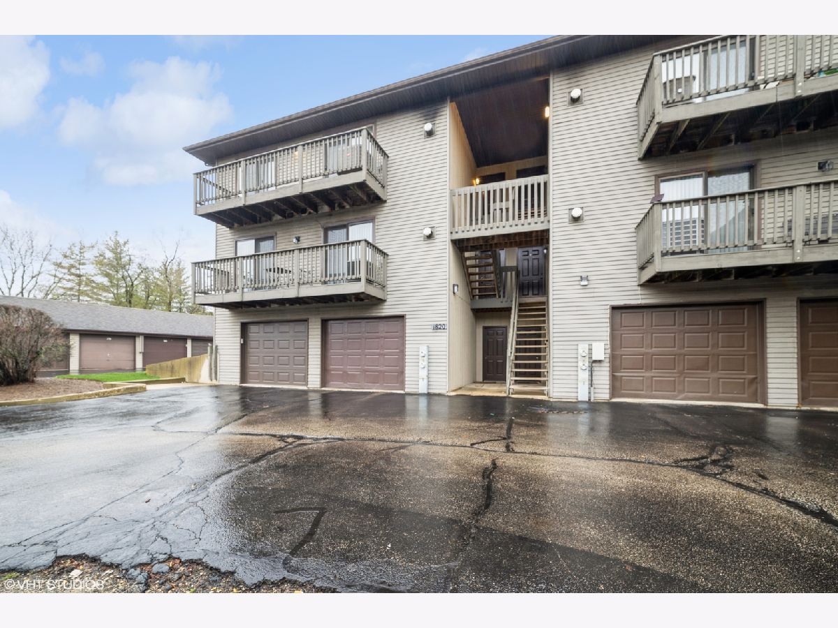 Condominiums Sold Stonebriar Elgin Illinois, 1820 Highland