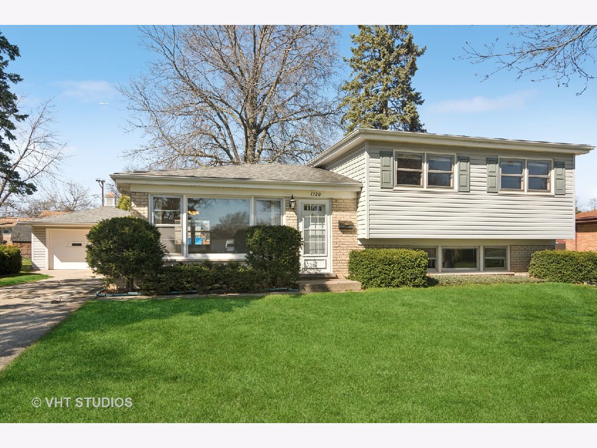 Homes Sold Colonial Heights Mount Prospect Illinois, 1720 Robbie