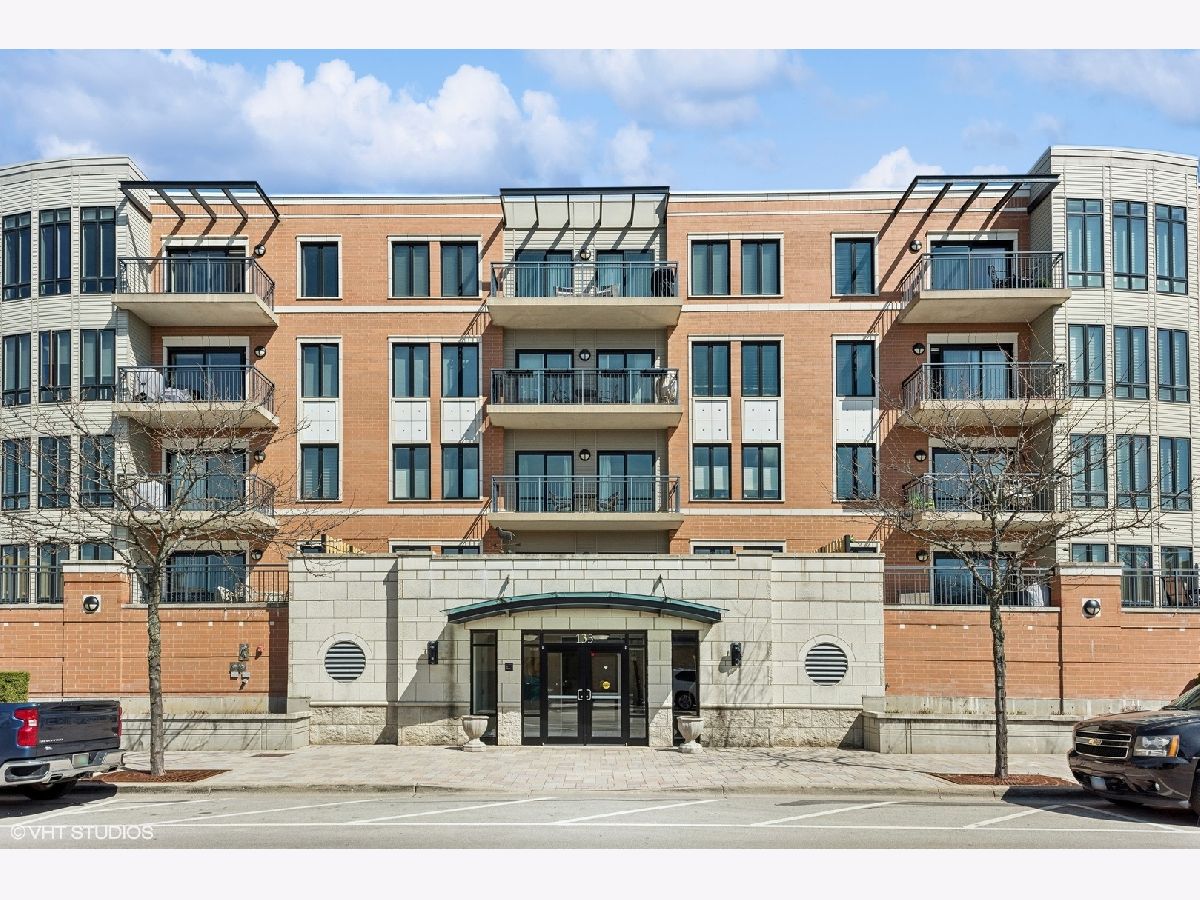 Condominiums Sold Crescent Court Elmhurst Illinois, 135 York