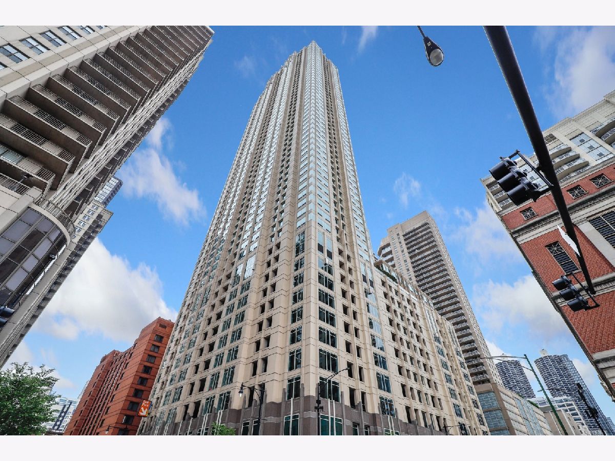 Condos & Townhomes Sold Millenium Centre Chicago Illinois, 33 Ontario