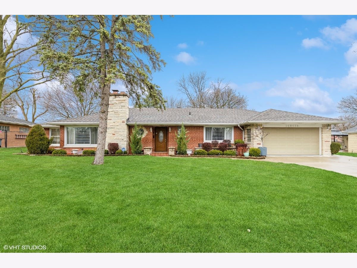 Homes Sold White Pines Bensenville Illinois, 16w638 Red Oak