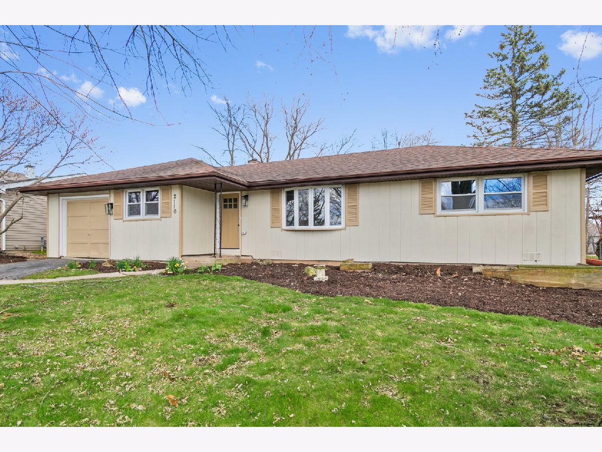 Homes Sold Venetian Village Lindenhurst Illinois, 2110 Old Elm
