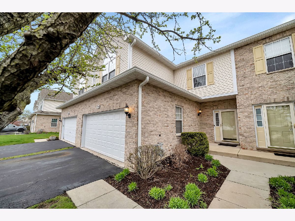 Townhomes Sold Lily Field Bolingbrook Illinois, 10 Lily