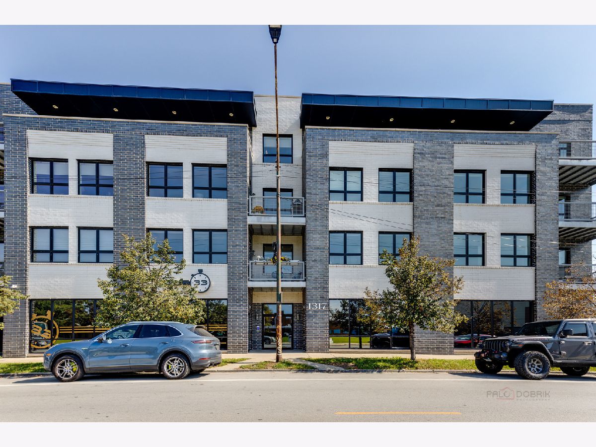 Condos & Townhomes & Homes Rented River North Chicago Illinois, 1317 Larrabee