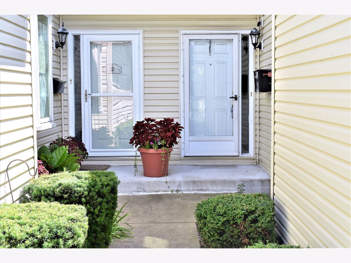 Townhomes & Homes Rented Country Lakes Naperville Illinois, 1640 Hilton Head