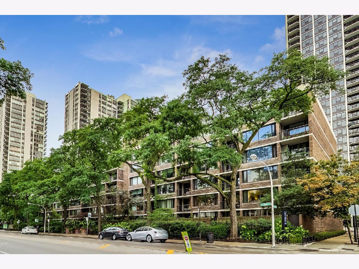 Condominiums Sold Kilmer House Chicago Illinois, 1555 Sandburg