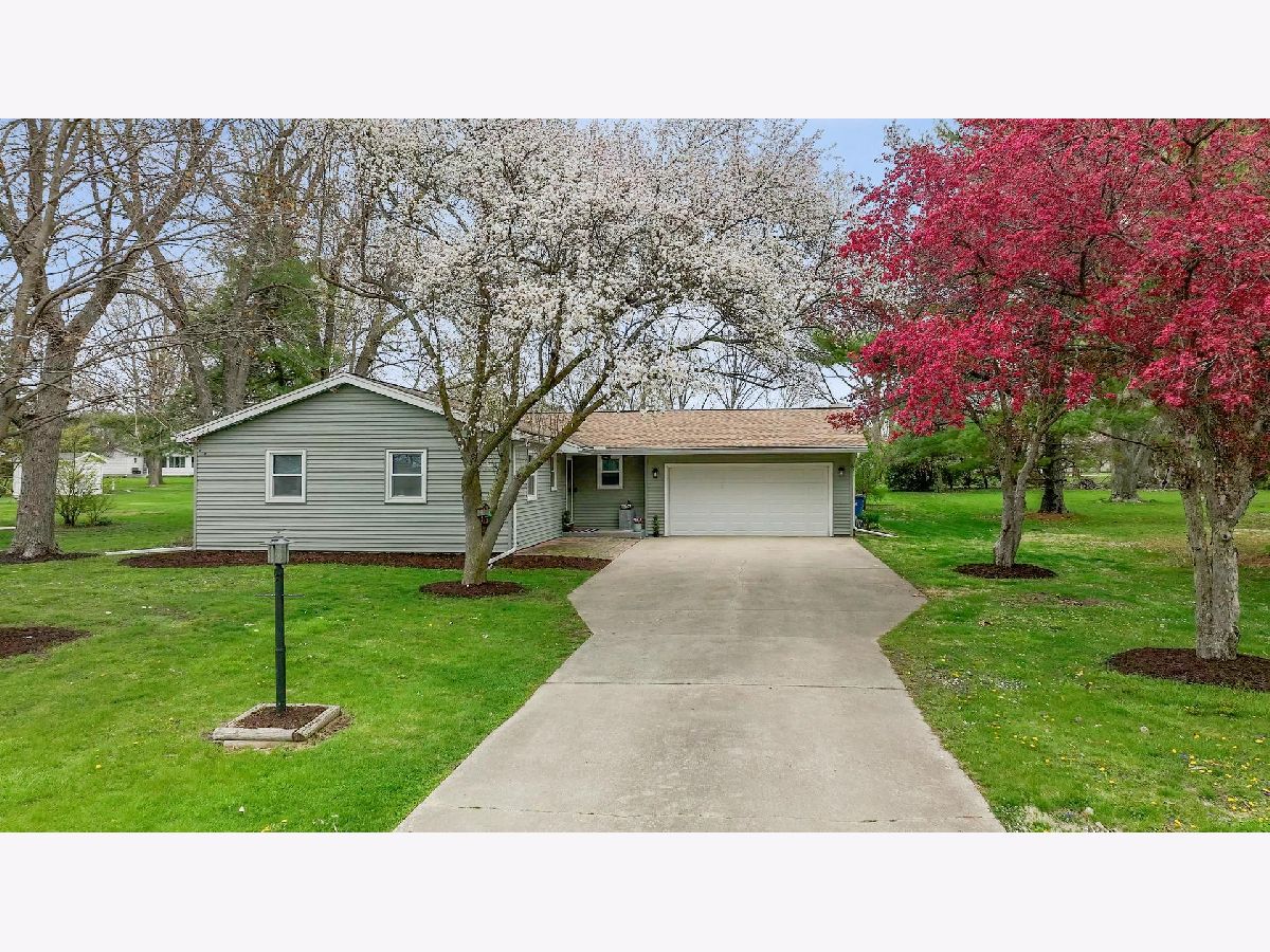 Homes Sold Country Acres Bloomington Illinois, 14612 Brian