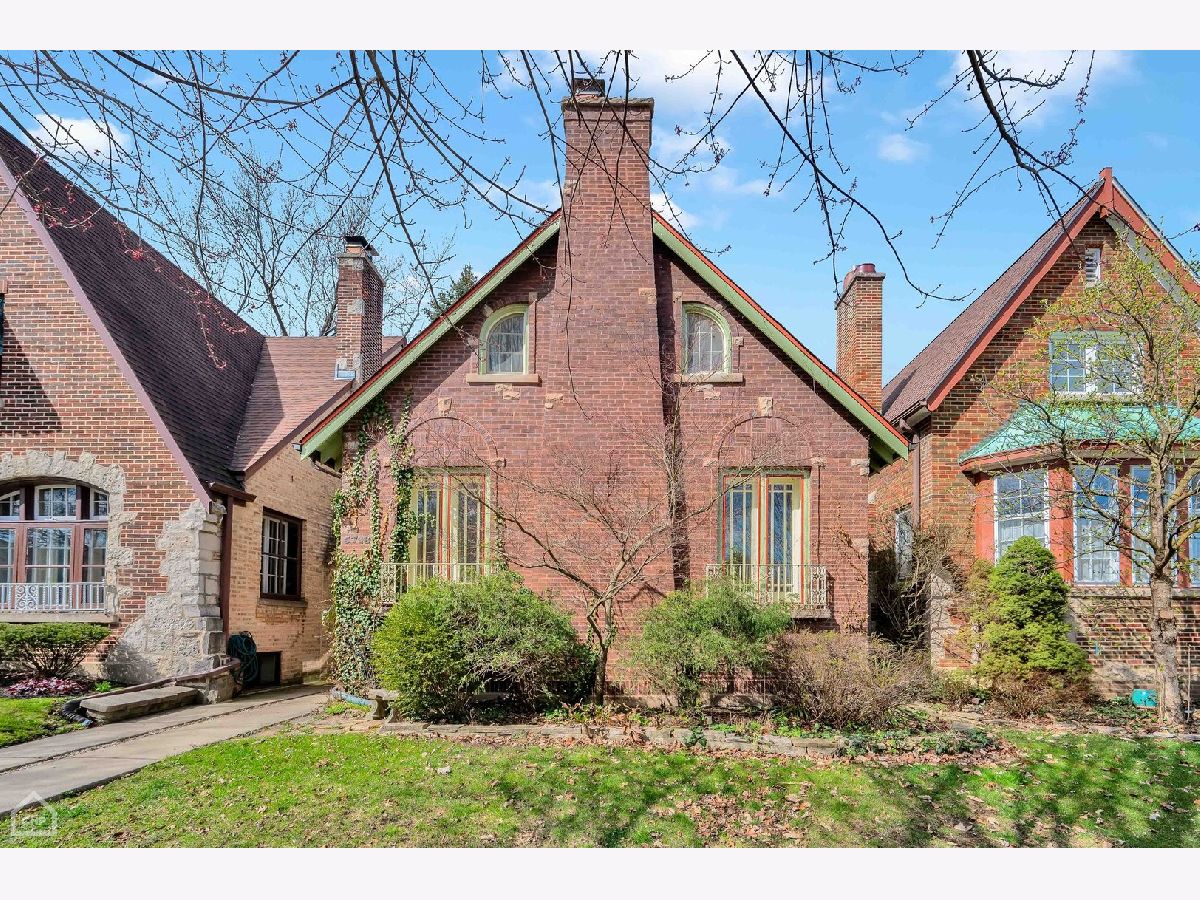 Homes & Condominiums Sold Peterson Woods Chicago Illinois, 5718 Sacramento