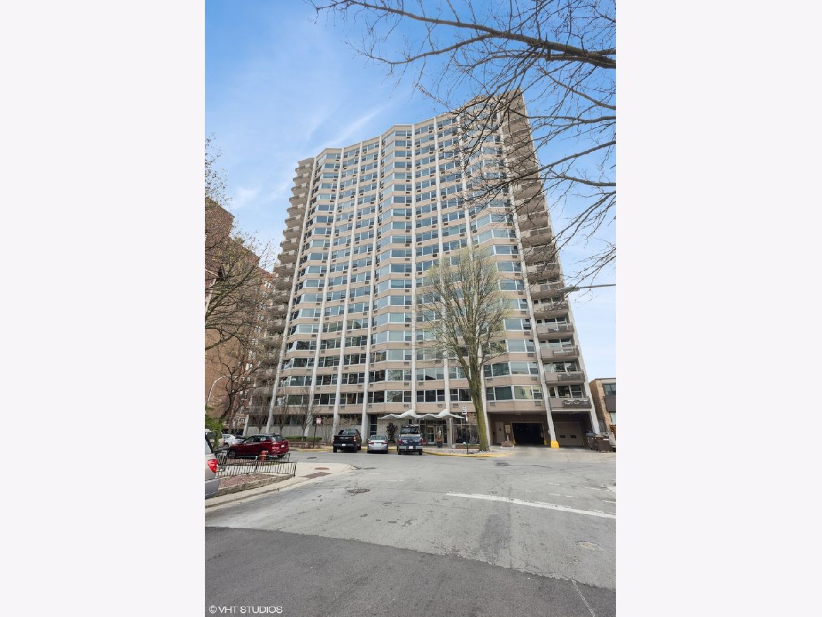 Condominiums Sold 555 Cornelia Condos Chicago Illinois, 555 Cornelia