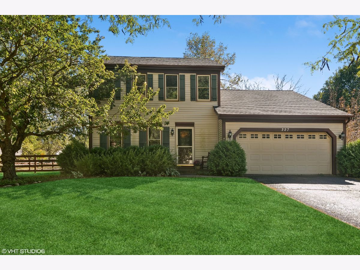 Homes & Townhomes Sold Foxmoor Fox River Grove Illinois, 227 Foxmoor