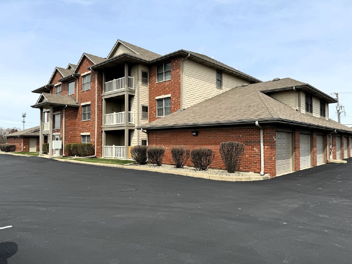 Townhomes & Condos Sold Hawthorne Lakes Frankfort Illinois, 20335 Rainford
