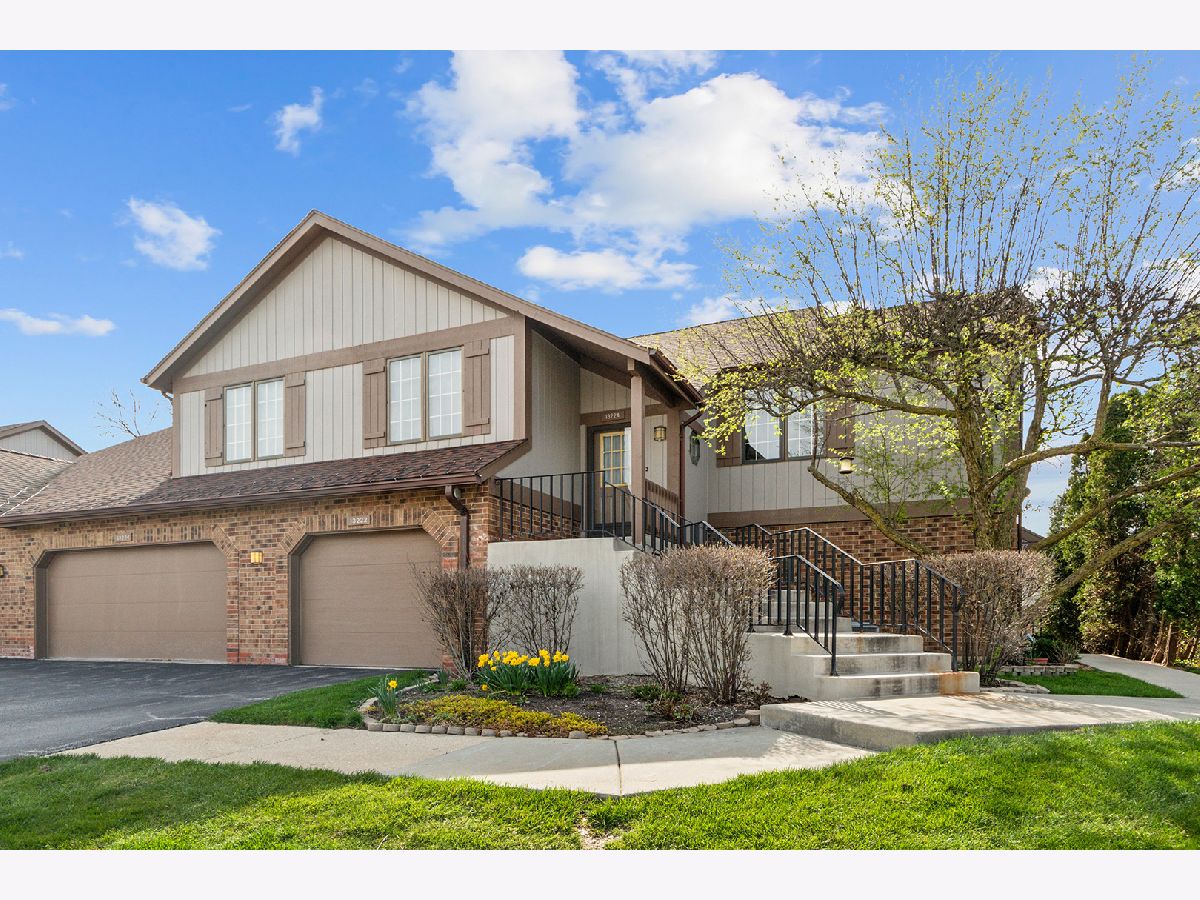 Condos & Townhomes Sold Oak Hills Country Club Palos Heights Illinois, 13222 Oak Hills