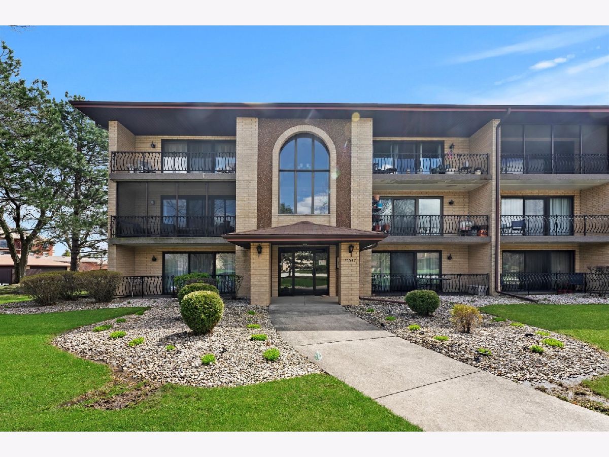 Condos & Townhomes & Homes Sold Clearview Orland Park Illinois, 15647 Garden View