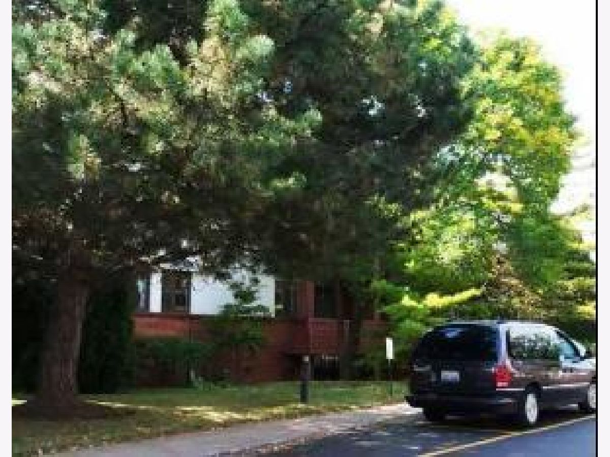 Condominiums Rented Spanish Courts Highland Park Illinois, 2046 Saint Johns