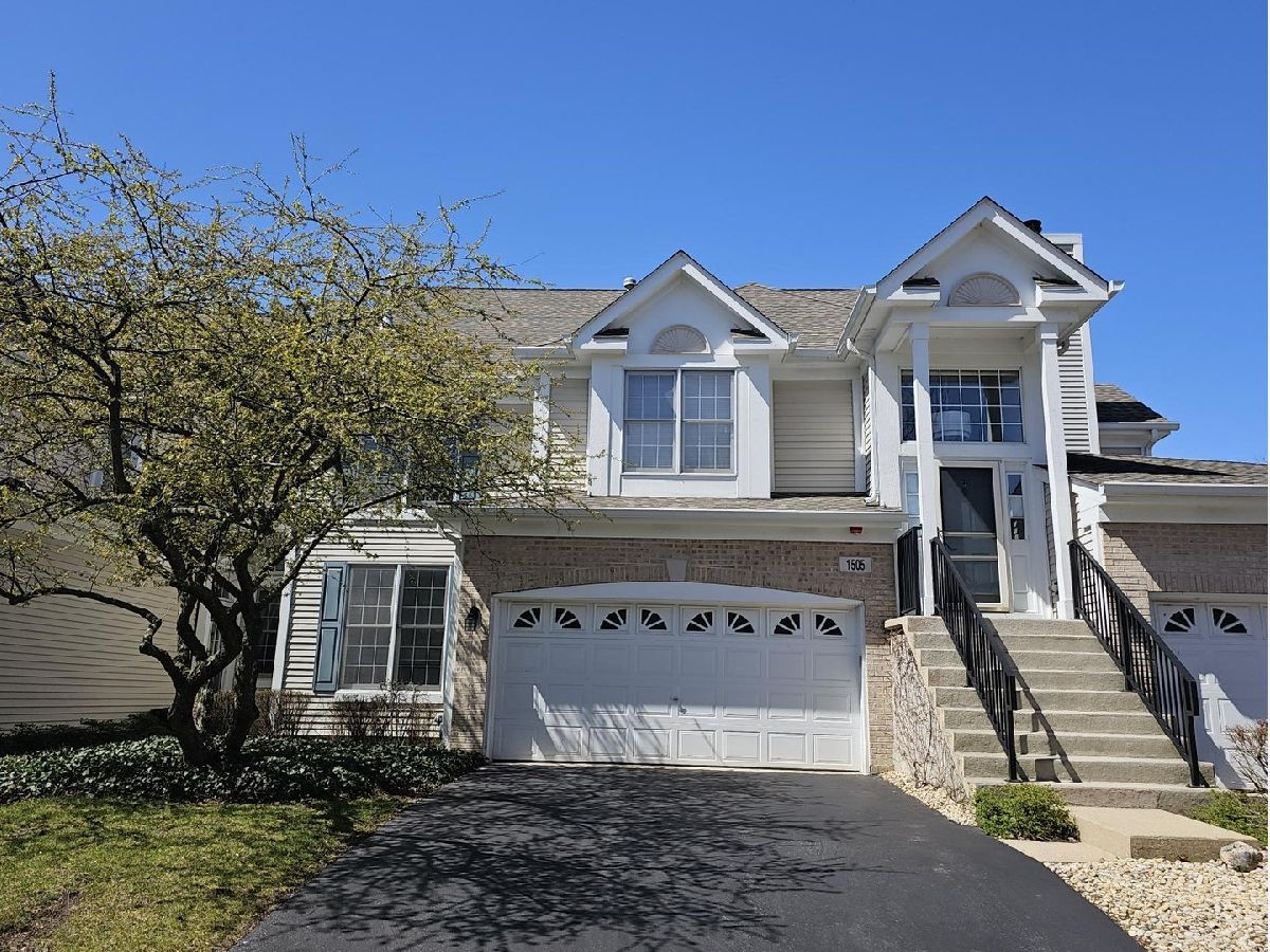 Townhomes Sold Baileywood Naperville Illinois, 1505 Treeline