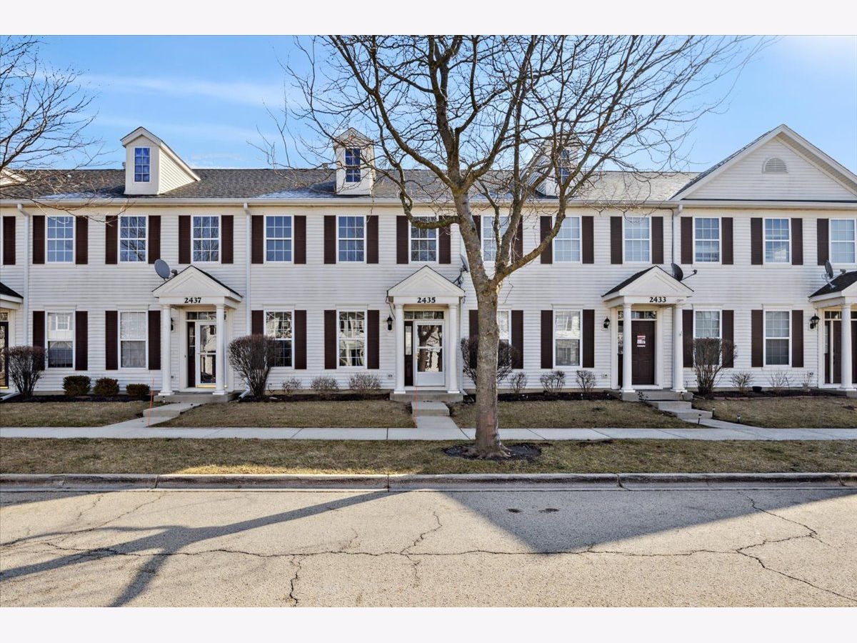 Townhomes & Condos Rented Washington Square Aurora Illinois, 2435 Georgetown
