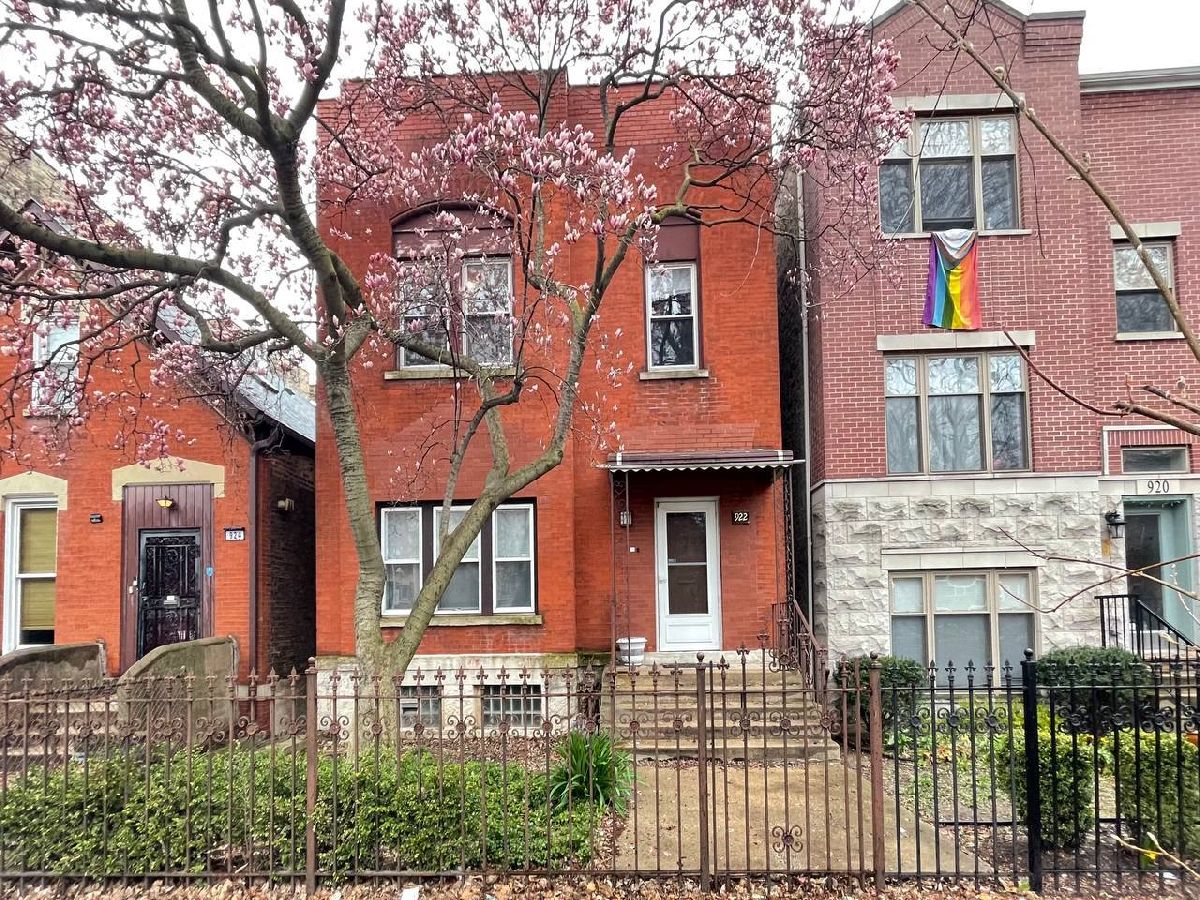 Condominiums & Homes Rented Tri-taylor Chicago Illinois, 922 Claremont