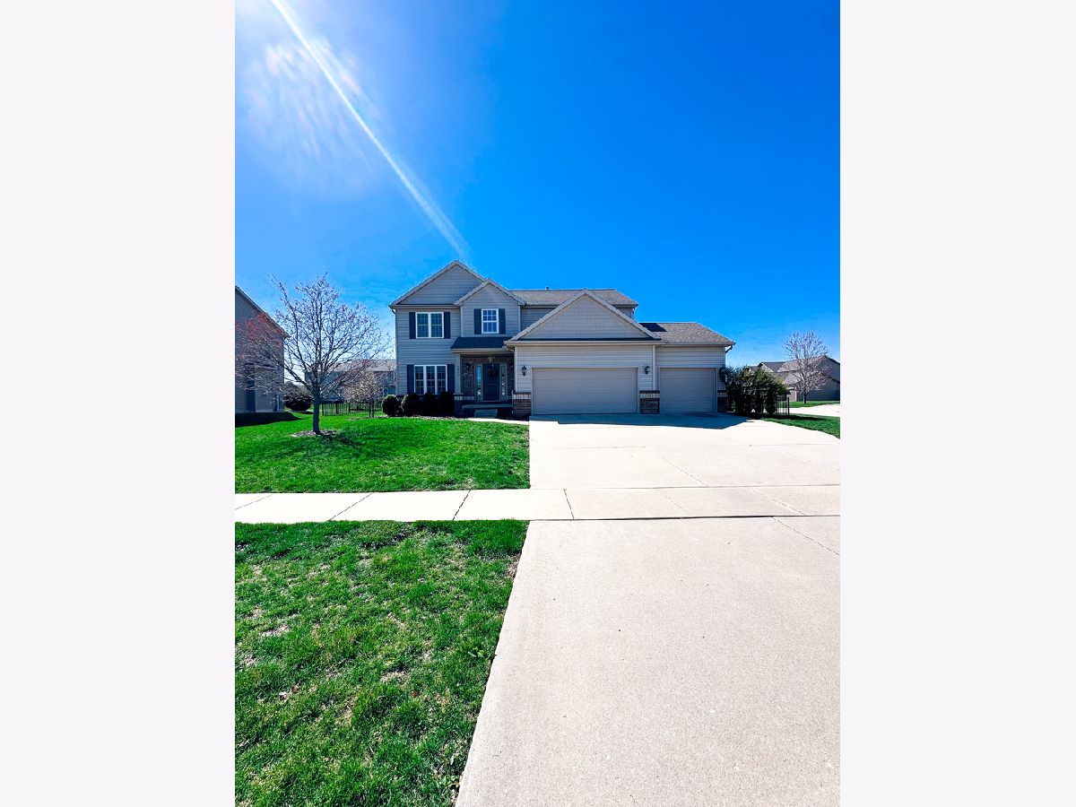 Homes & Condos & Townhomes Sold Eagle View South Bloomington Illinois, 3901 Anabelle