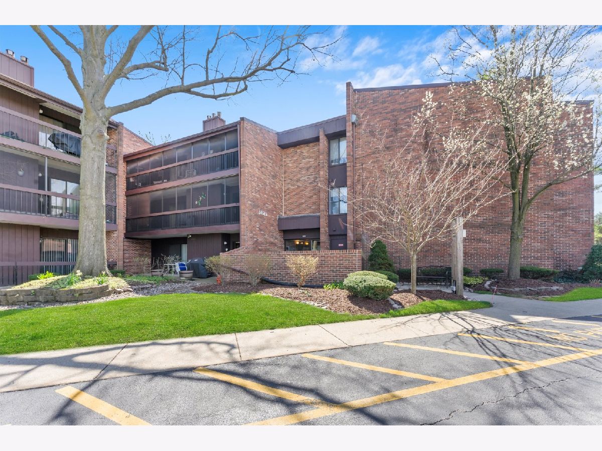 Condominiums Sold Scarborough Fare Oak Forest Illinois, 14515 Central