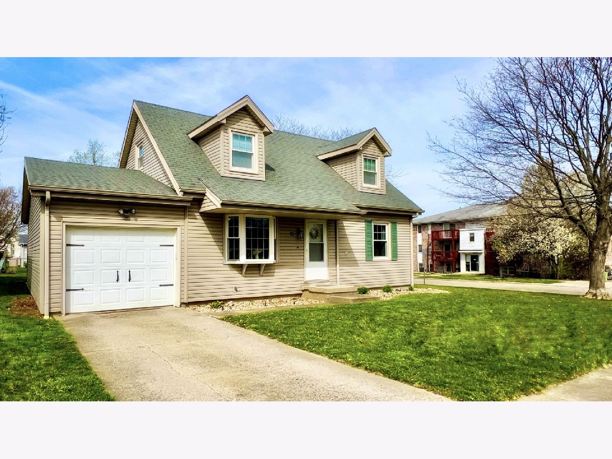 Homes & Condos & Townhomes Sold Lakewood Bloomington Illinois, 15 Carraway