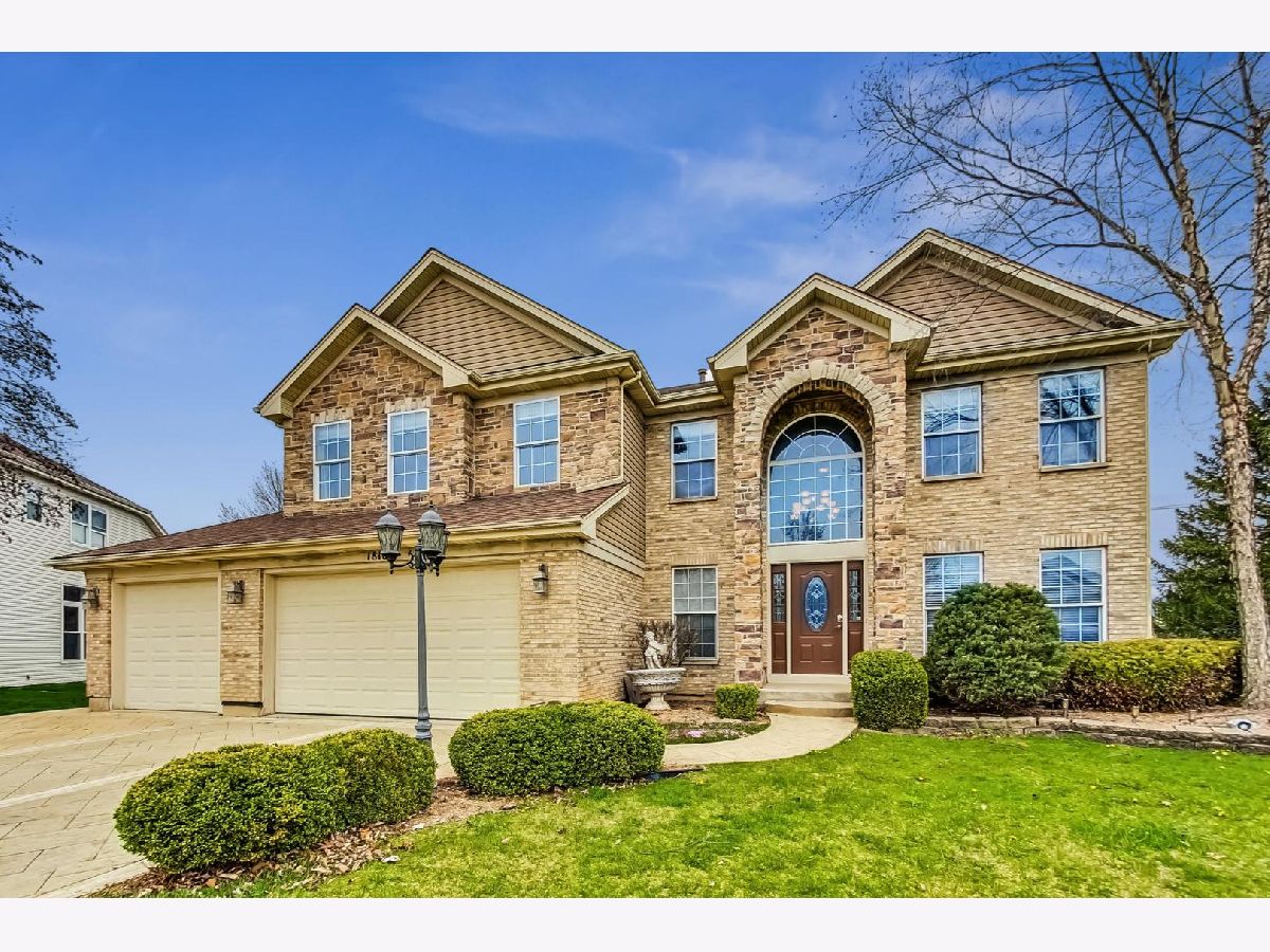 Homes & Condos & Townhomes Sold Willoughby Farms Estates Algonquin Illinois, 1810 Broadsmore
