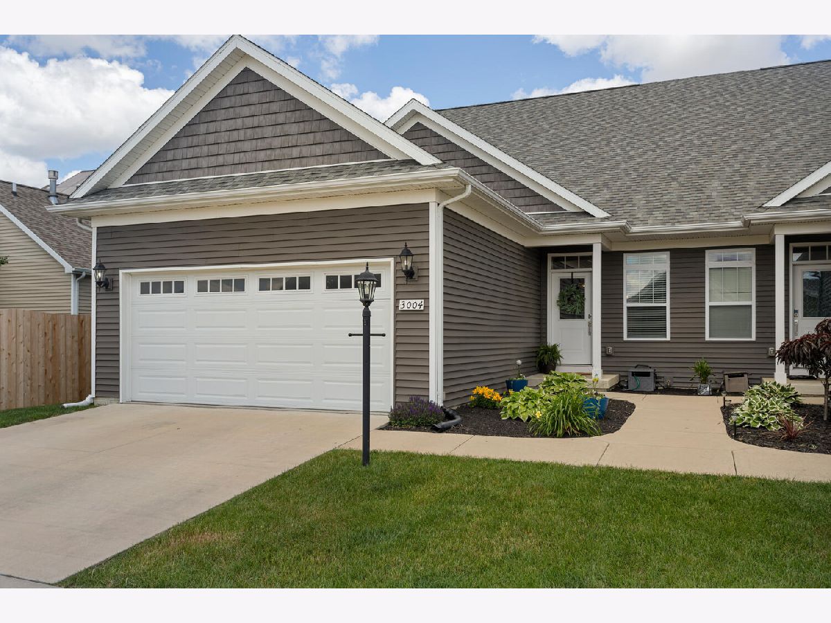 Condos & Townhomes & Homes Sold Water's Edge Urbana Illinois, 3004 Stillwater Landing