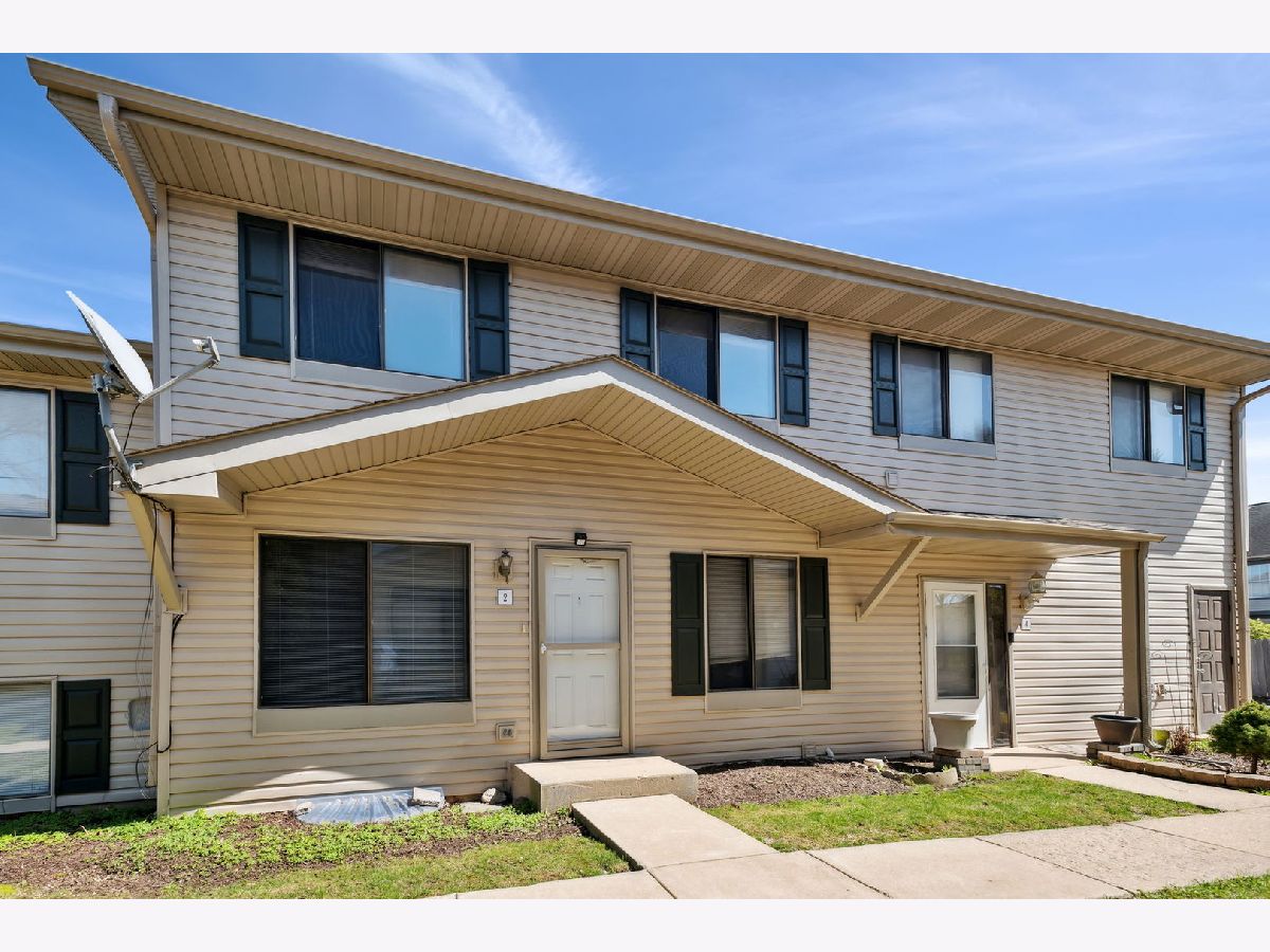Condos & Townhomes Sold Winchester Circle Warrenville Illinois, 2S758 Winchester