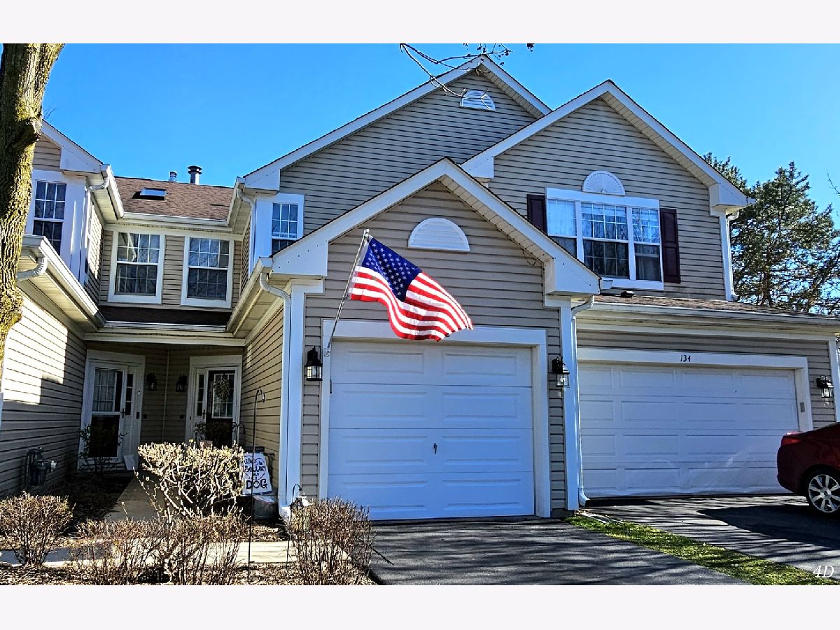 Townhomes & Condos Sold North Star Lake In The Hills Illinois, 132 Polaris