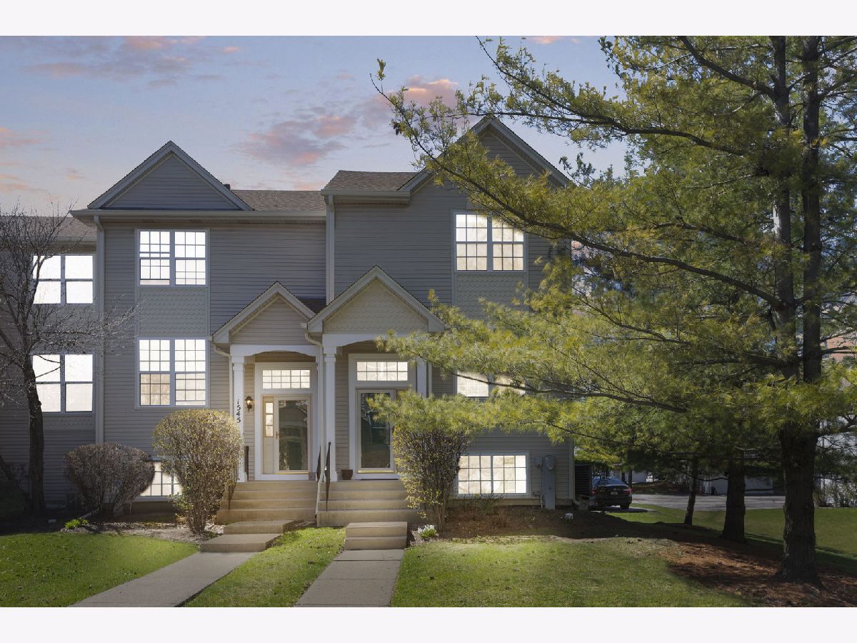 Townhomes & Homes Sold Greystone Gurnee Illinois, 1547 Shelby