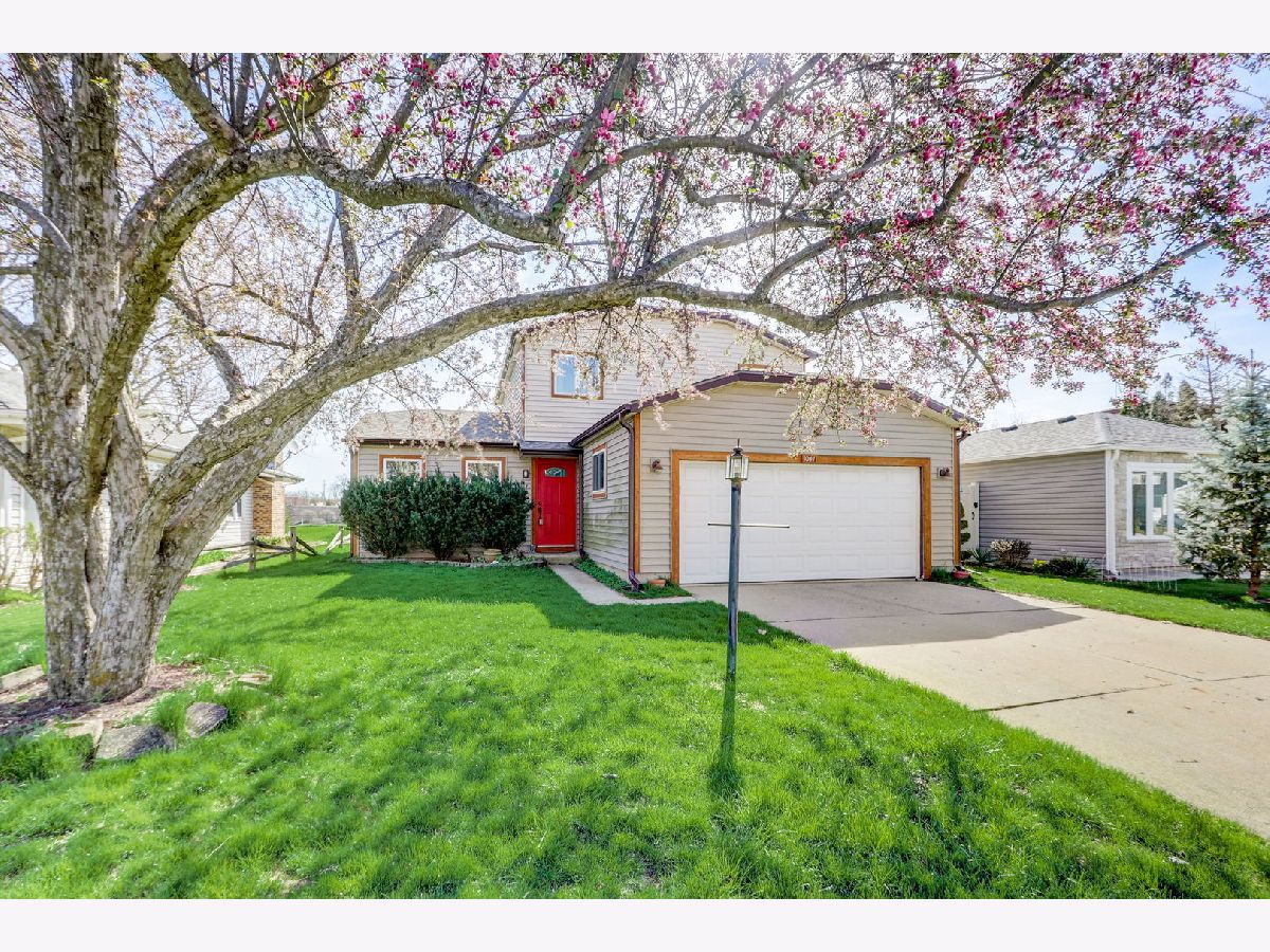 Homes & Condos & Townhomes Sold Bristol Hills Streamwood Illinois, 1047 Fulton