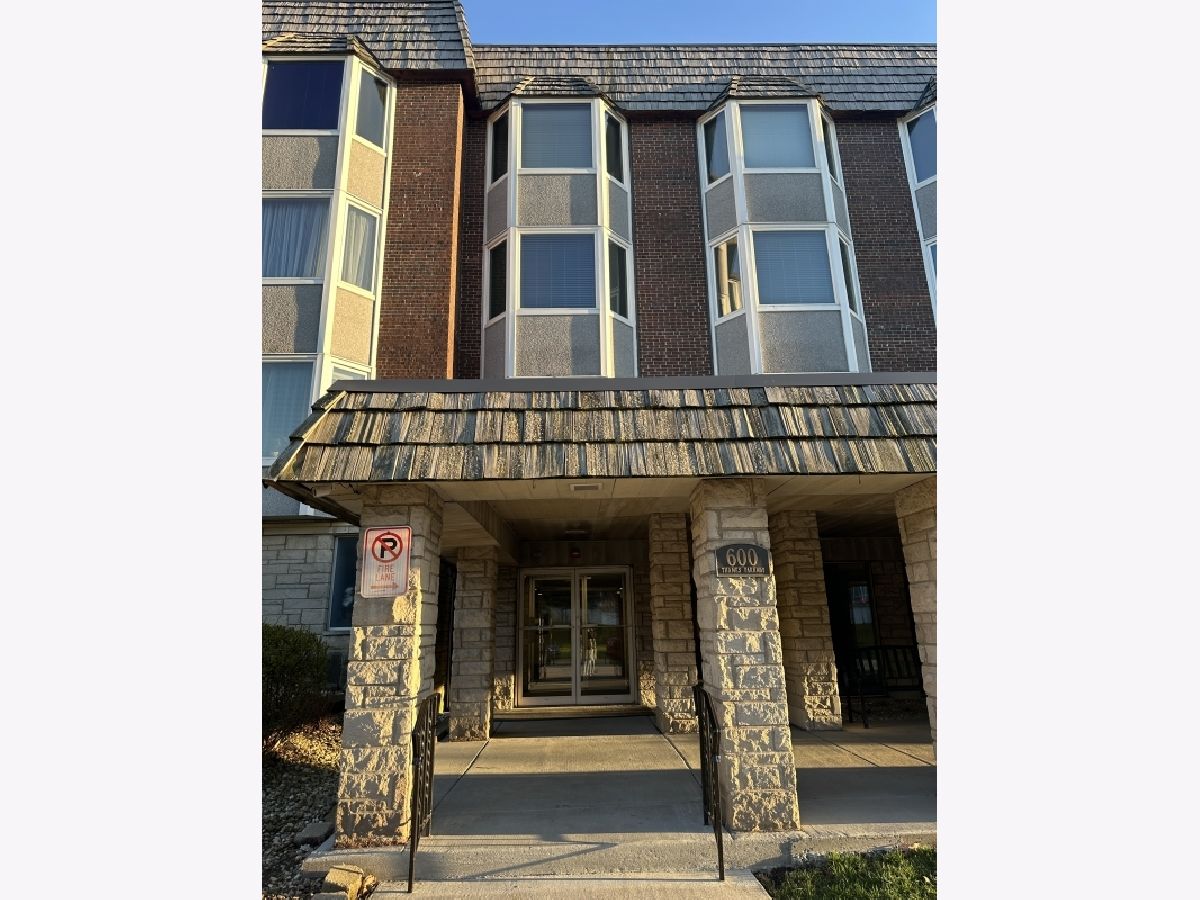 Condominiums Rented Bristol Court Park Ridge Illinois, 600 Thames