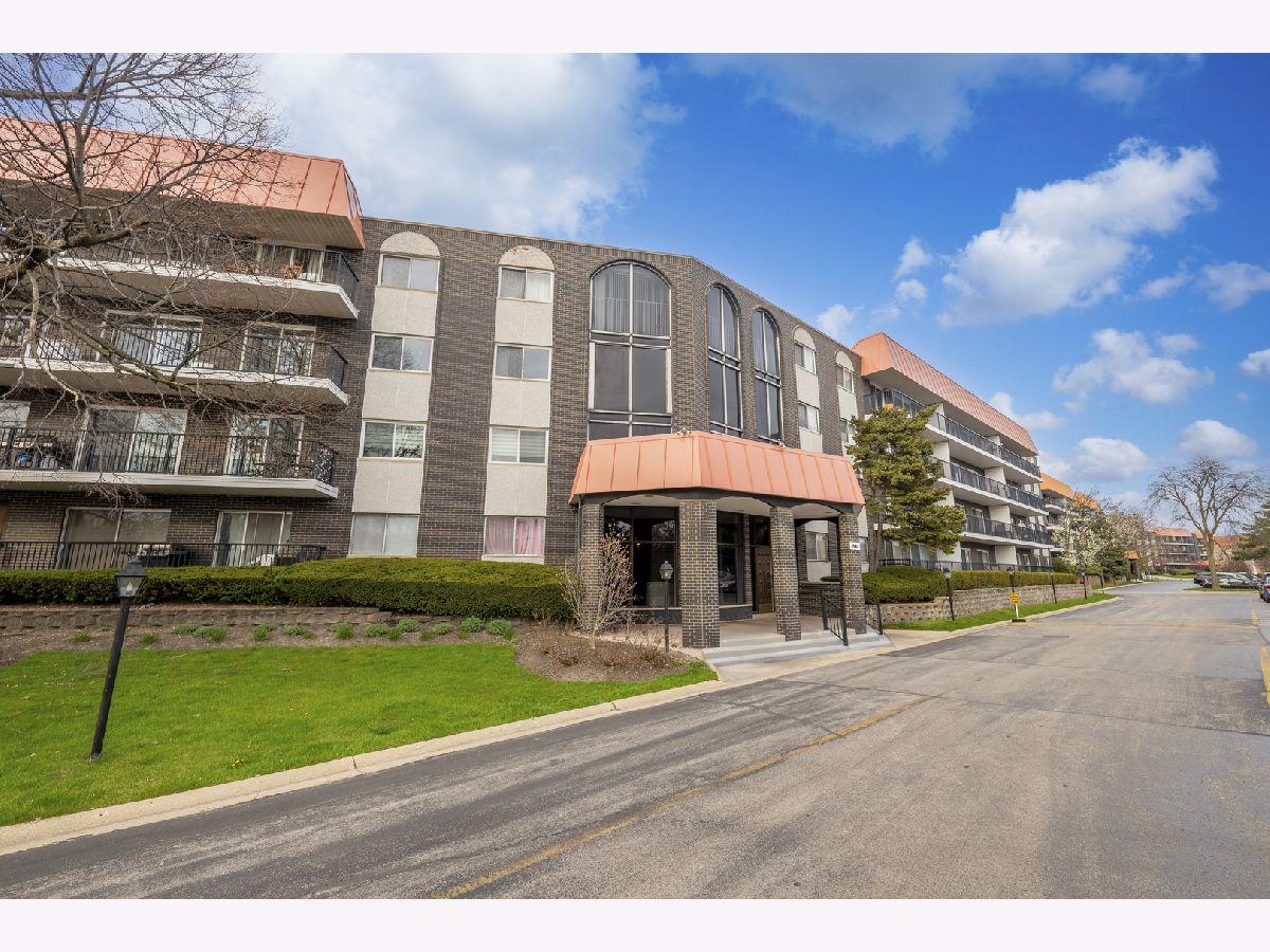 Condominiums & Homes Sold Barcelona Skokie Illinois, 4940 Foster
