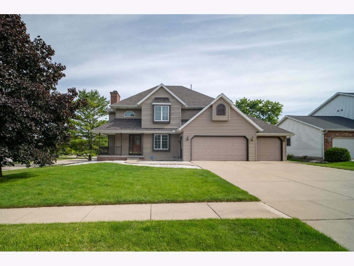 Homes & Condos & Townhomes Sold Eagle Crest Bloomington Illinois, 3202 Eagle Crest