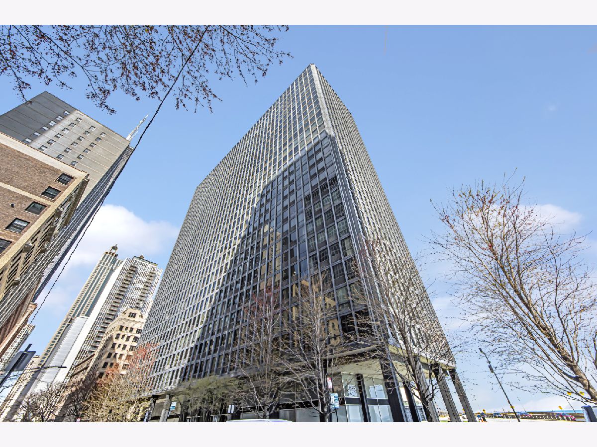 Condominiums Sold Mies Van Der Rohe Chicago Illinois, 900 Lake Shore