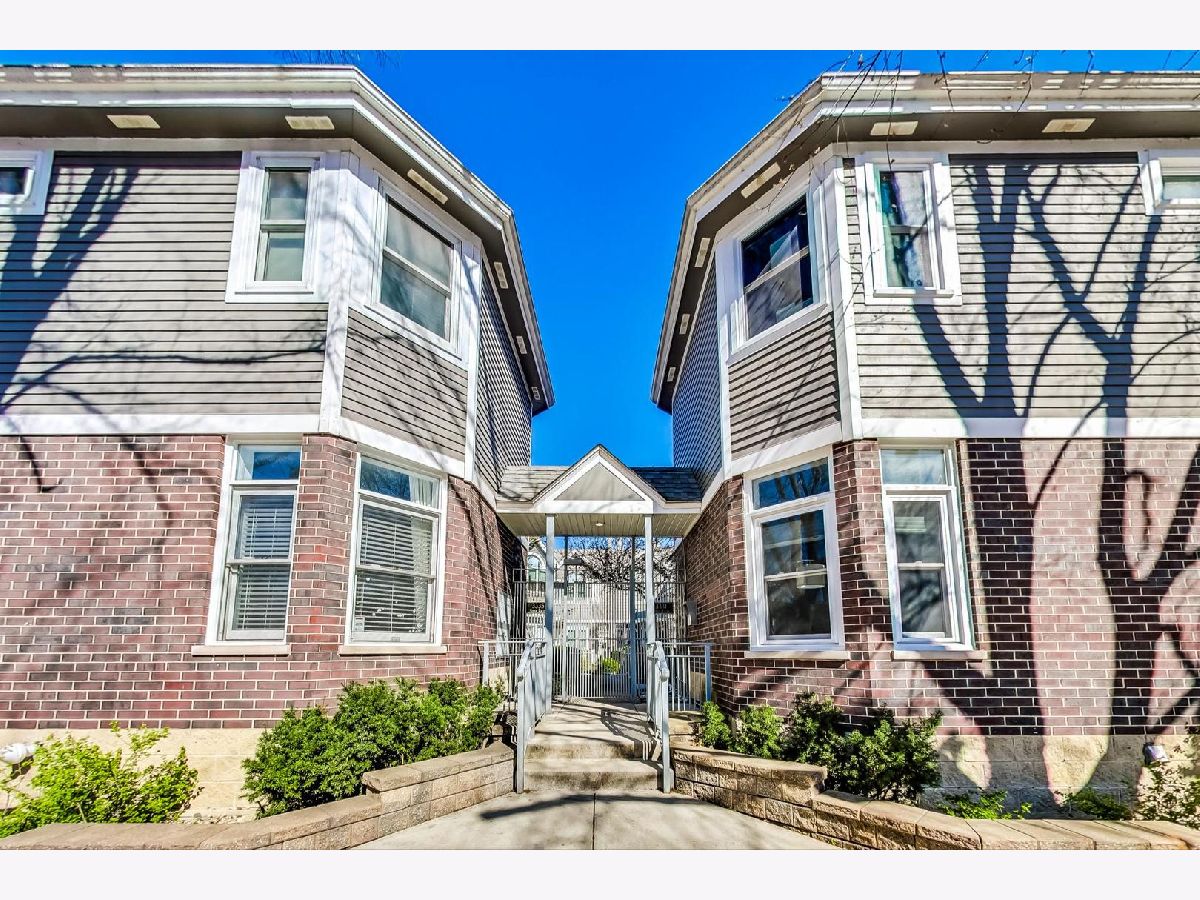 Townhomes Sold Hawthorne Court Chicago Illinois, 3331 Racine