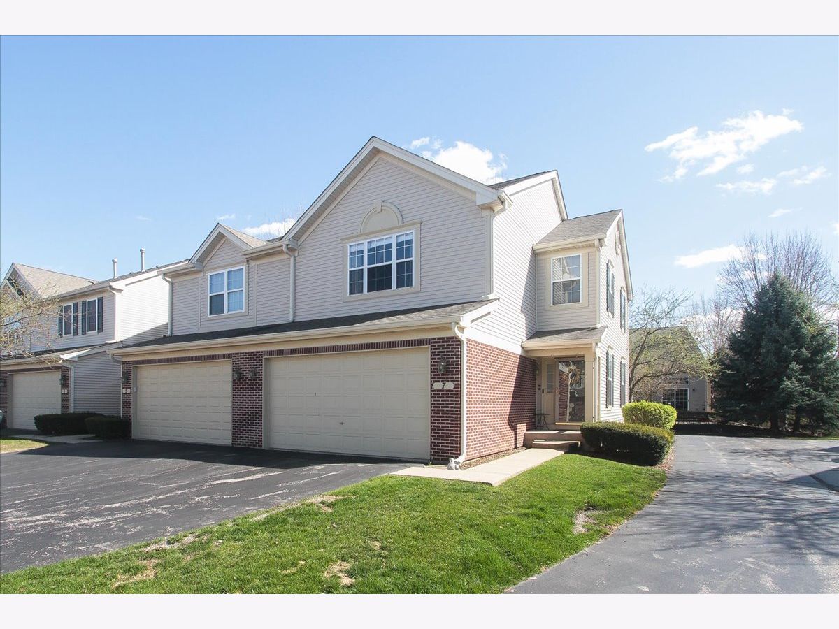 Townhomes & Homes Sold Willoughby South Algonquin Illinois, 7 Shade Tree